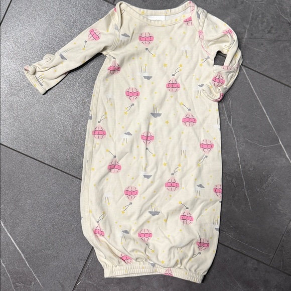 Hanna Andersson Cream and Yellow Baby Gown - Picture 1 of 5
